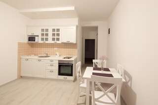Апартаменты Apartments Raskovic Радановичи Апартаменты с видом на бассейн-26